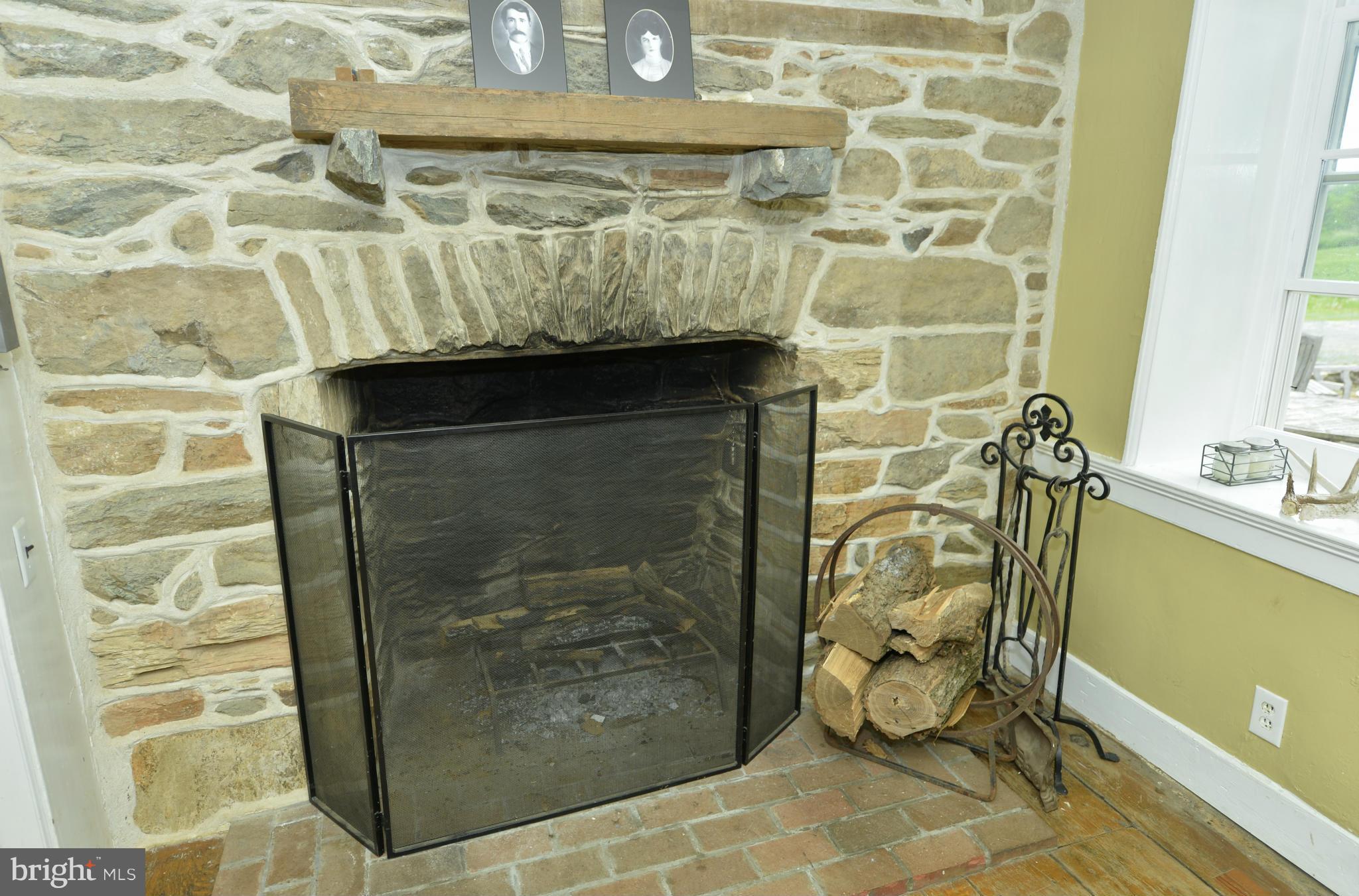 38802 Hughesville Road Hamilton, VA 20158 - Photo 14 of 30 Stone Soldiering over opening