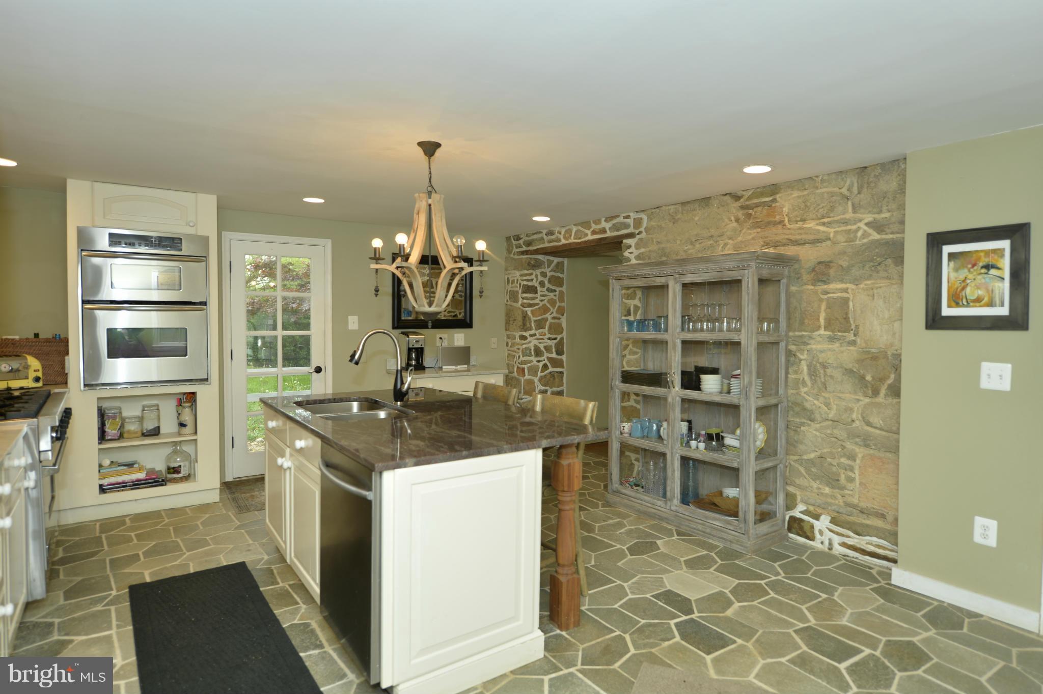 38802 Hughesville Road Hamilton, VA 20158 - Photo 10 of 30 Quietly Modern