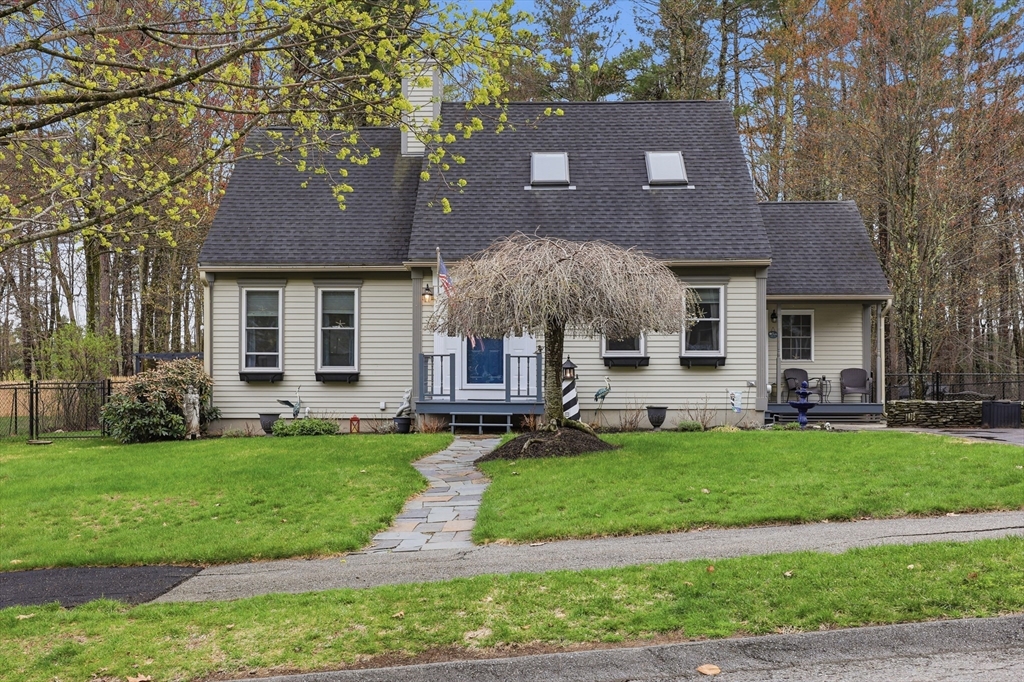 294 Stoneybrook Road Fitchburg, MA 01420 - Photo 2 of 36