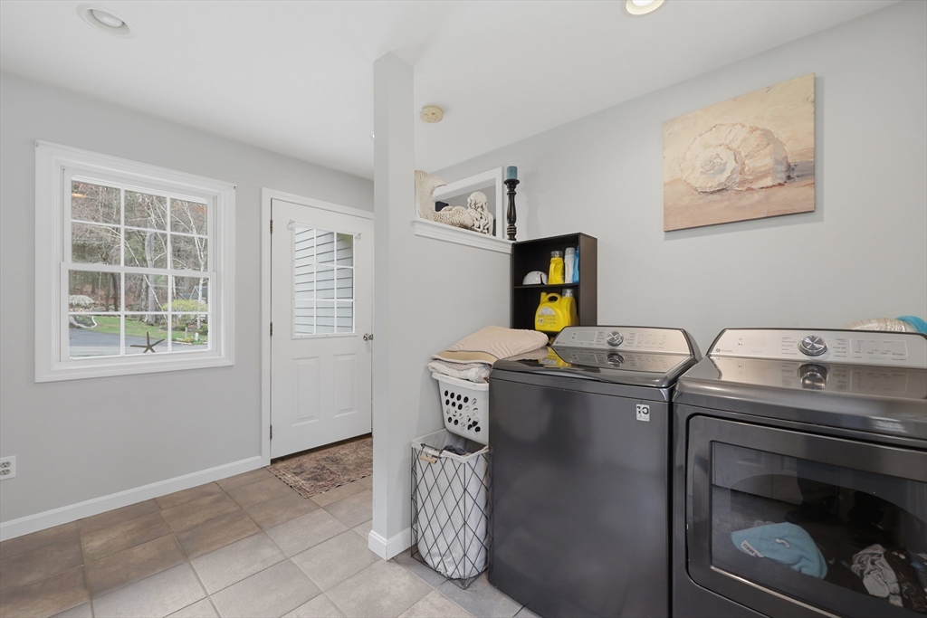 294 Stoneybrook Road Fitchburg, MA 01420 - Photo 23 of 36