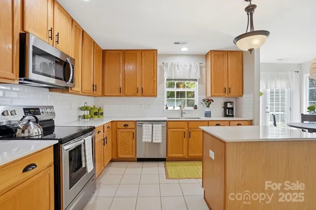 $445,000 | 7200 Cascading Pines Drive, Tega Cay, SC 29708