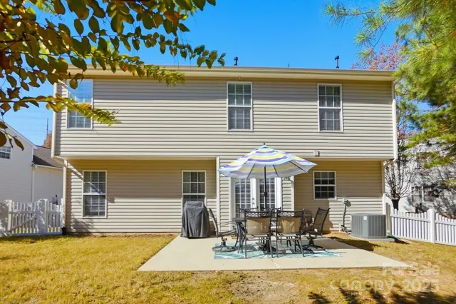 $445,000 | 7200 Cascading Pines Drive, Tega Cay, SC 29708