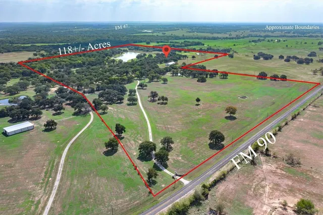 a view of a tennis court