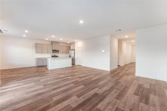 $2,600 | 1292 Miller Spgs Lane, North Las Vegas, NV 89084