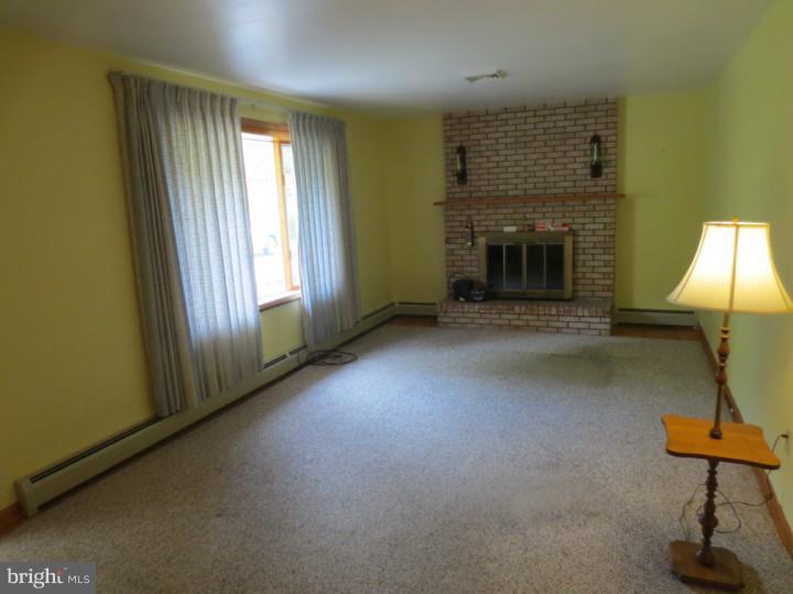 773 Geigertown Road Birdsboro, PA 19508 - Photo 3 of 25 Living Room