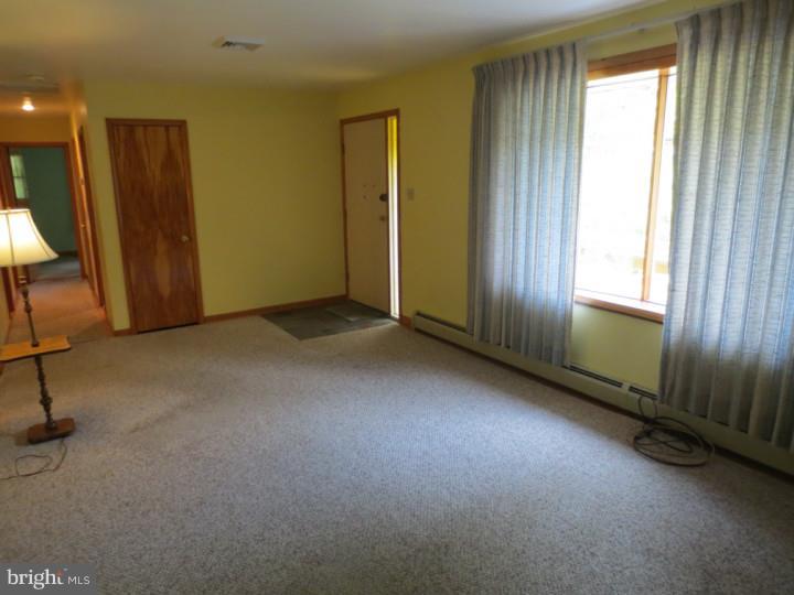 773 Geigertown Road Birdsboro, PA 19508 - Photo 4 of 25 Living Room