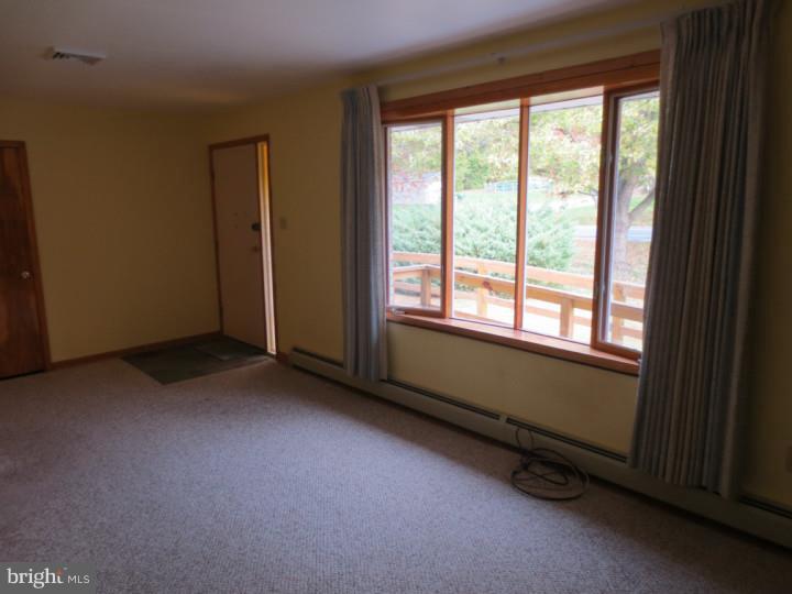 773 Geigertown Road Birdsboro, PA 19508 - Photo 5 of 25 Living Room