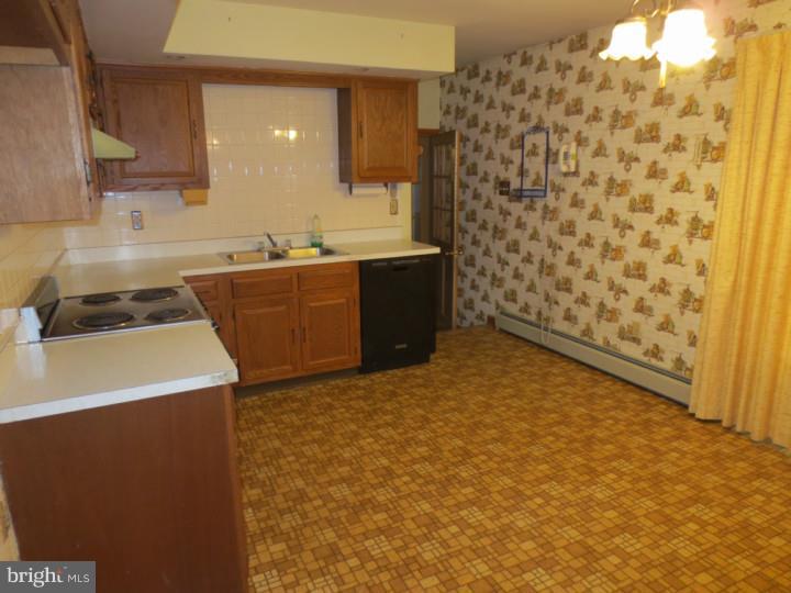 773 Geigertown Road Birdsboro, PA 19508 - Photo 7 of 25 Kitchen