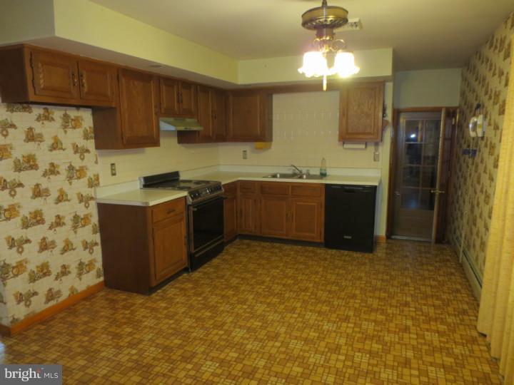 773 Geigertown Road Birdsboro, PA 19508 - Photo 8 of 25 Kitchen