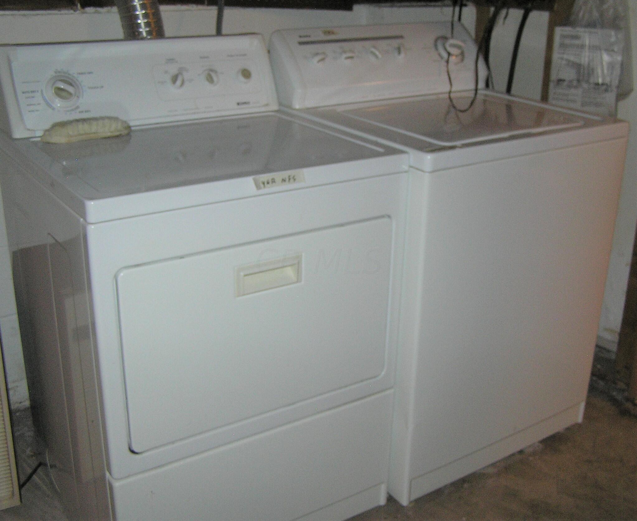 4800 Esterbrook Road Columbus, OH 43229 - Photo 31 of 32 WASHER AND DRYER
