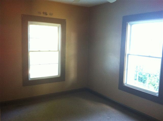 627 Nursery Road Anderson, IN 46012 - Photo 8 of 9 Gallery Image 8