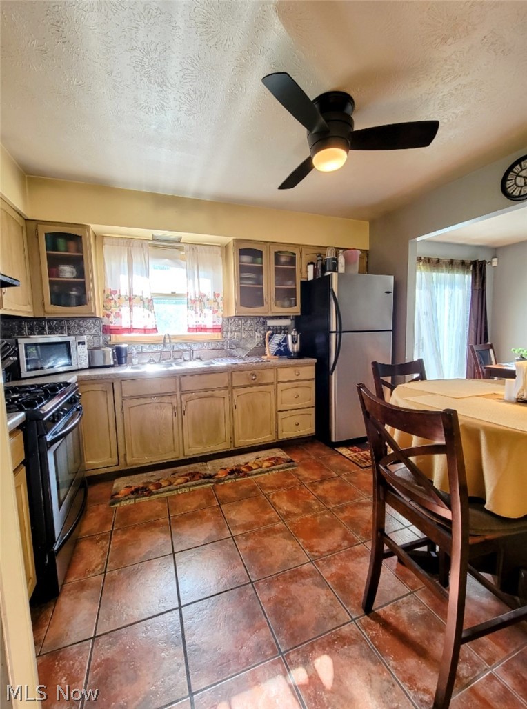 2290 South Meridian Road Youngstown, OH 44511 - Photo 5 of 14 Gallery Image 5