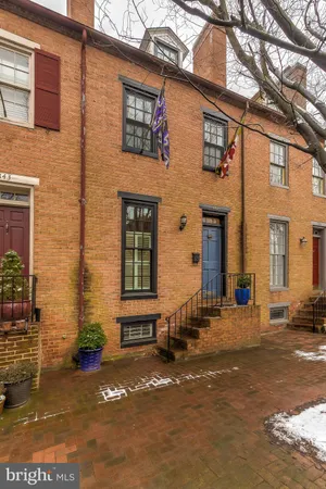 $2,800 | 145 West Hill Street, Baltimore, MD 21230