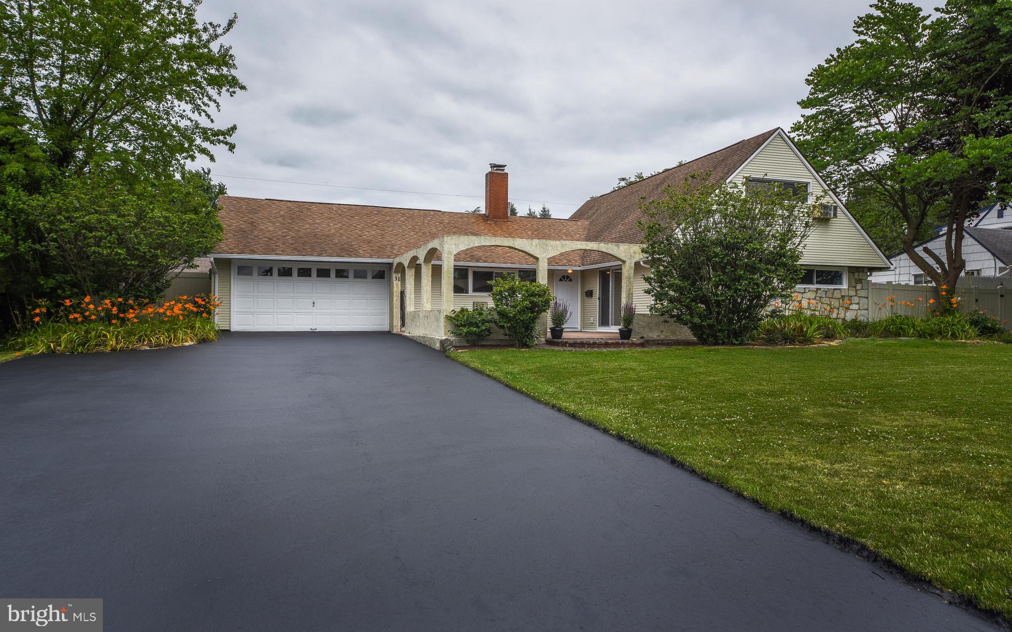 31 Silverbell Road Levittown, PA 19056 - Photo 1 of 44 Gallery Image 1