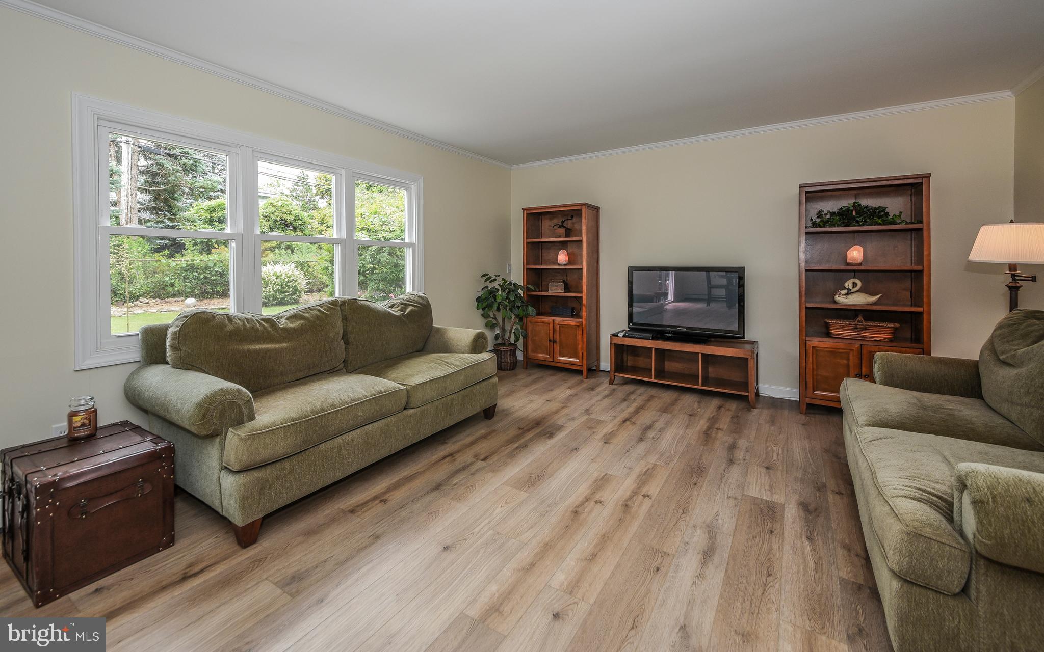 31 Silverbell Road Levittown, PA 19056 - Photo 11 of 44 Gallery Image 11