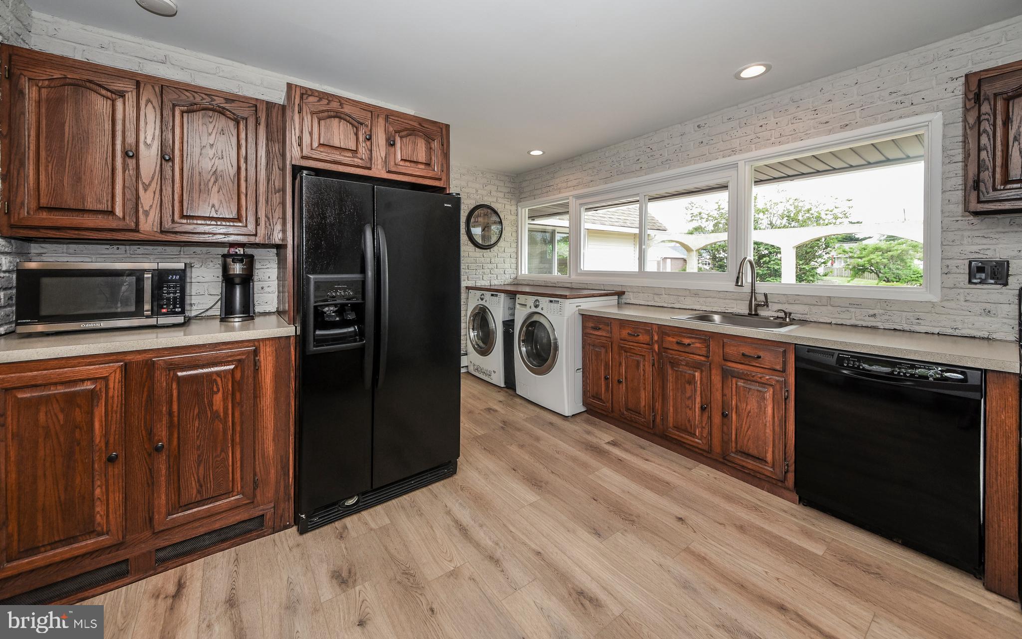 31 Silverbell Road Levittown, PA 19056 - Photo 18 of 44 Gallery Image 18