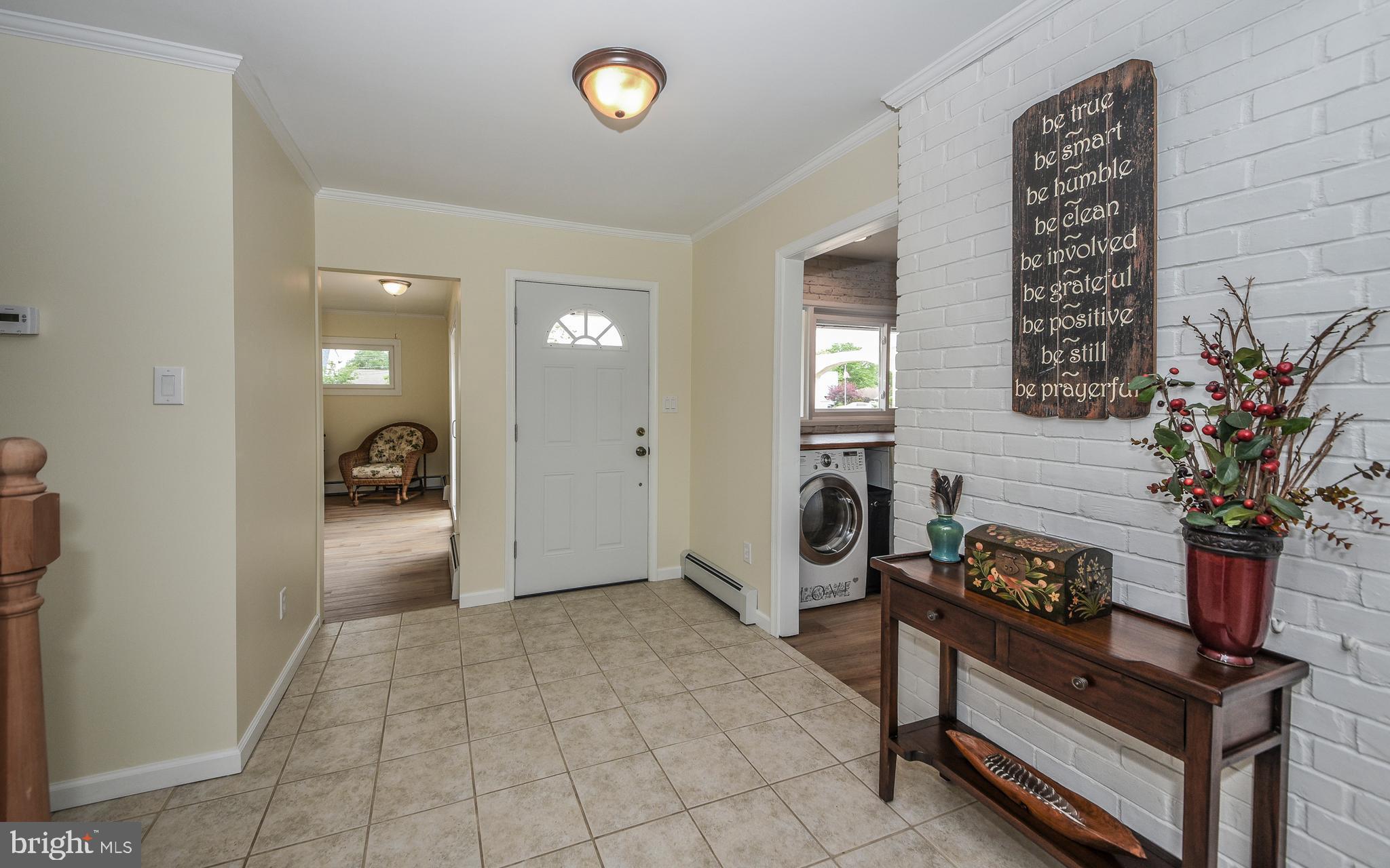 31 Silverbell Road Levittown, PA 19056 - Photo 9 of 44 Gallery Image 9