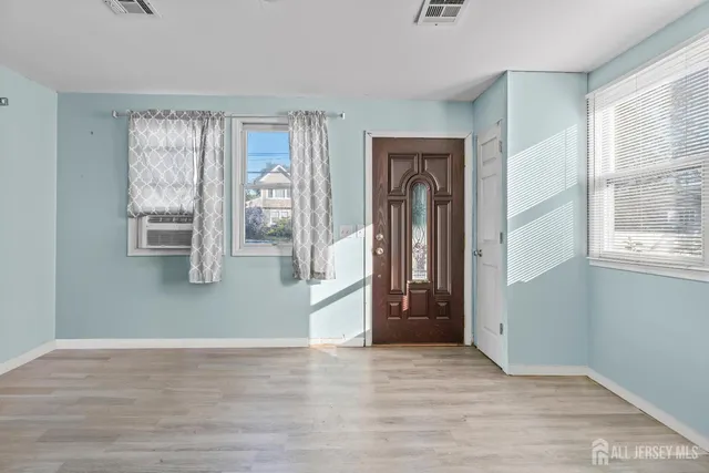 $299,999 | 250 Brookside Avenue, South Amboy, NJ 08879