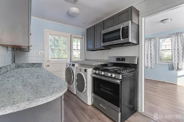 $299,999 | 250 Brookside Avenue, South Amboy, NJ 08879