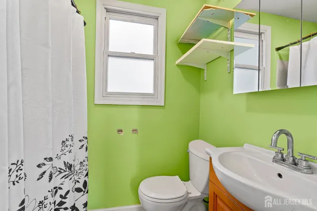 $299,999 | 250 Brookside Avenue, South Amboy, NJ 08879