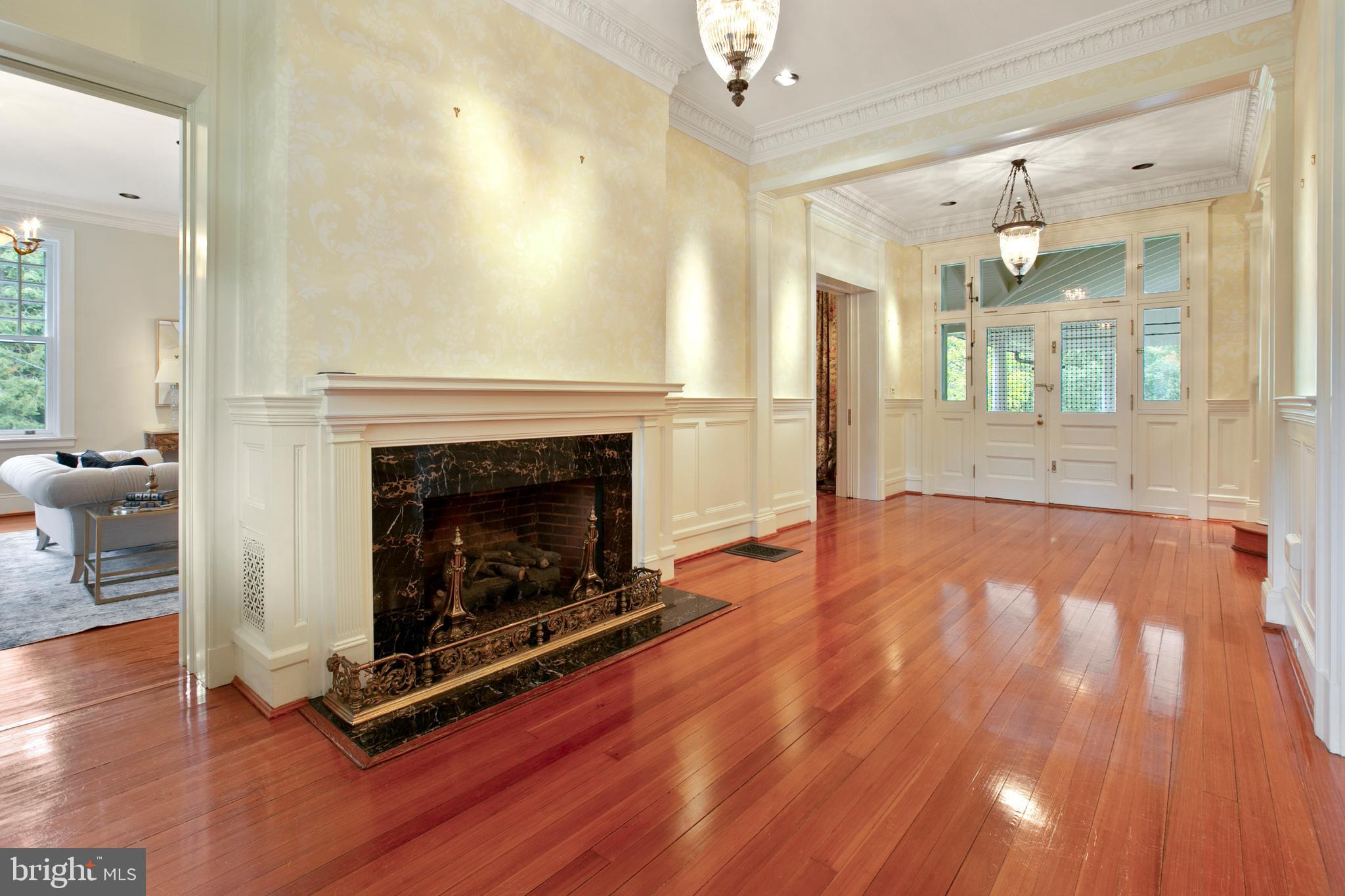 7309 Brightside Road Baltimore, MD 21212 - Photo 10 of 100 Center Hall