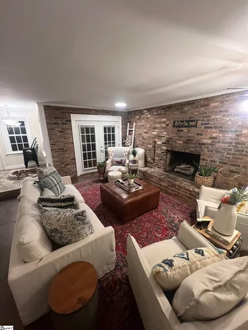 $3,250 | 10 Buist Avenue, Greenville, SC 29609