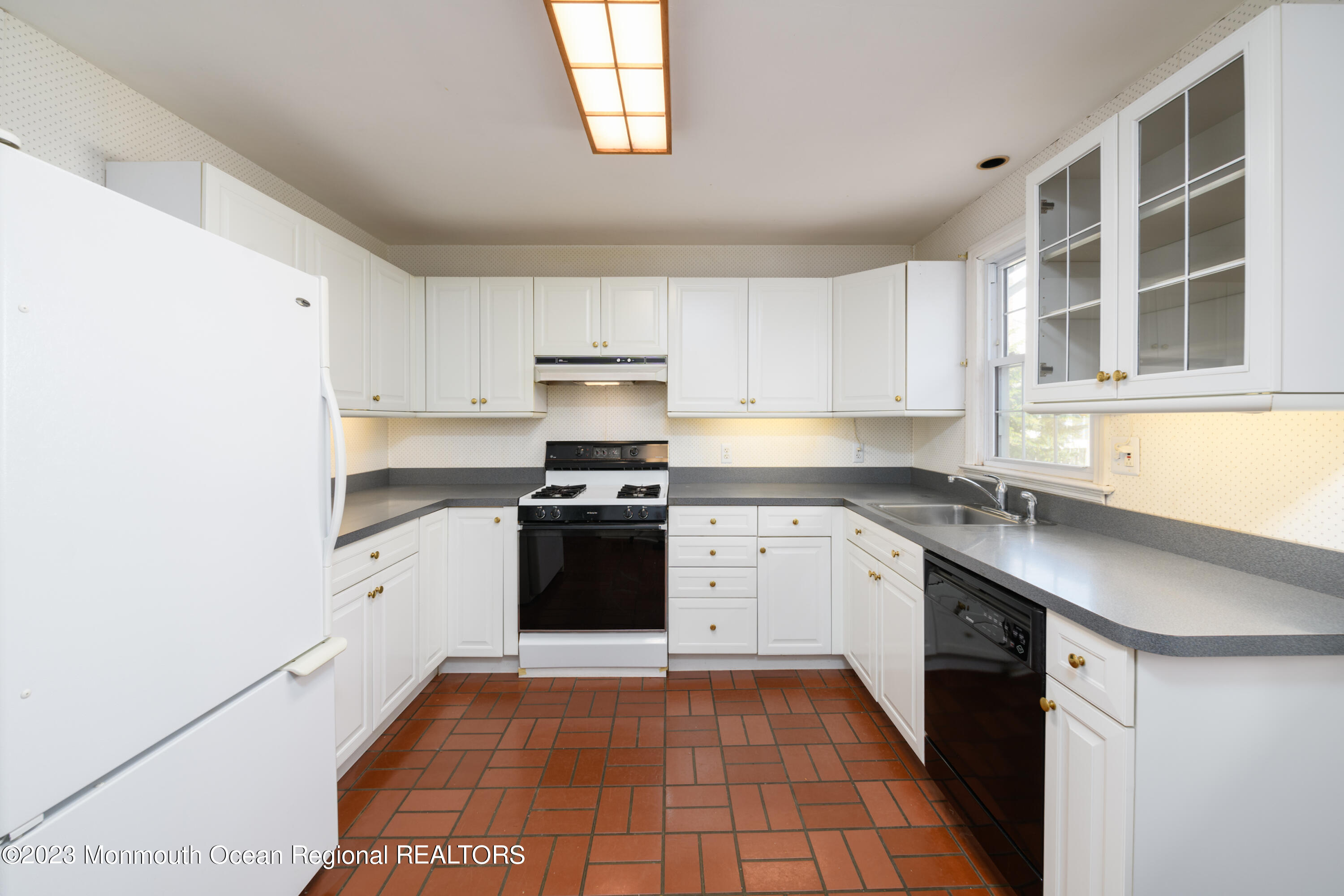 31 Hope Road Tinton Falls, NJ 07724 - Photo 13 of 38 Kitchen