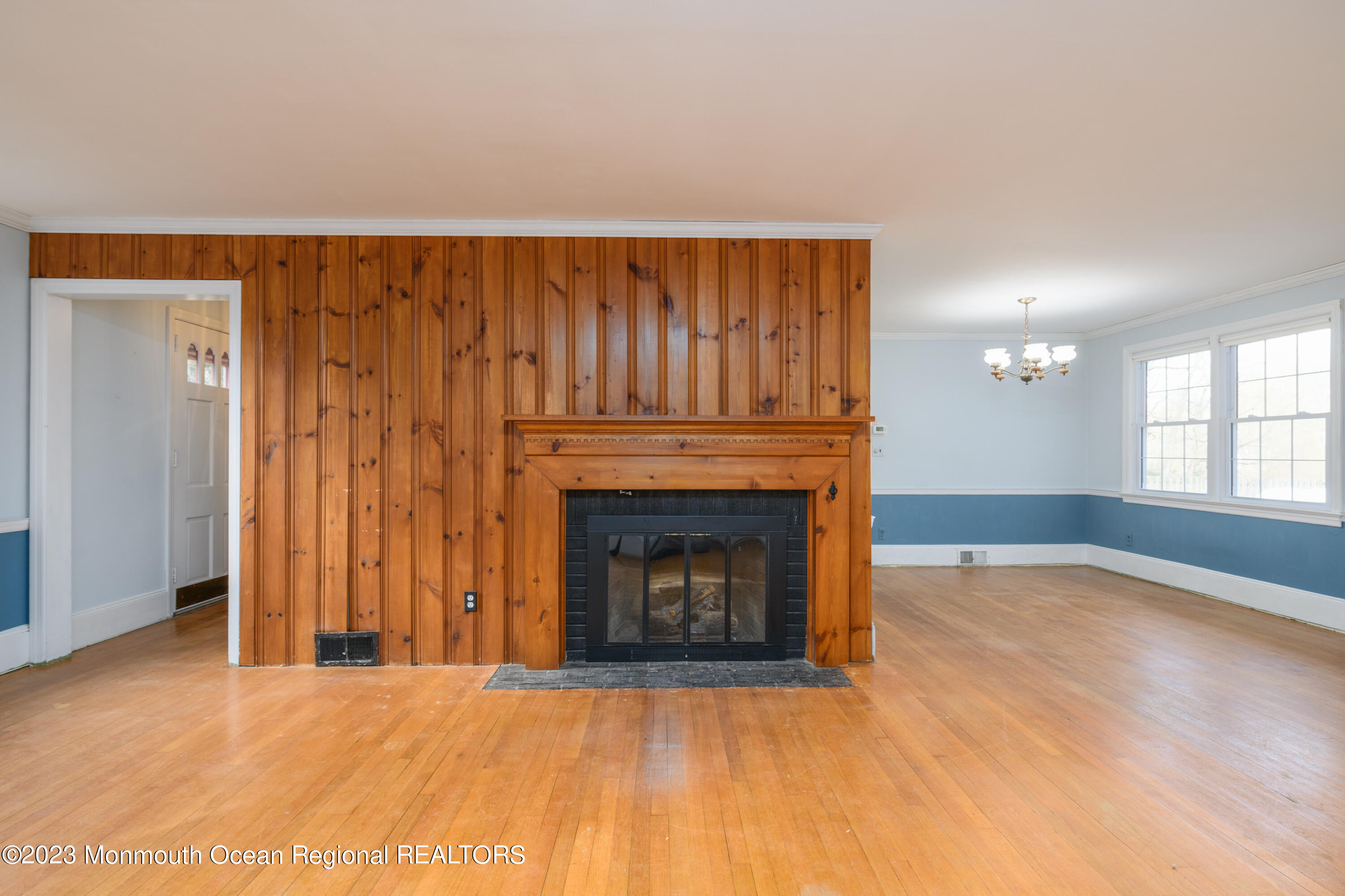 31 Hope Road Tinton Falls, NJ 07724 - Photo 4 of 38 Living Room