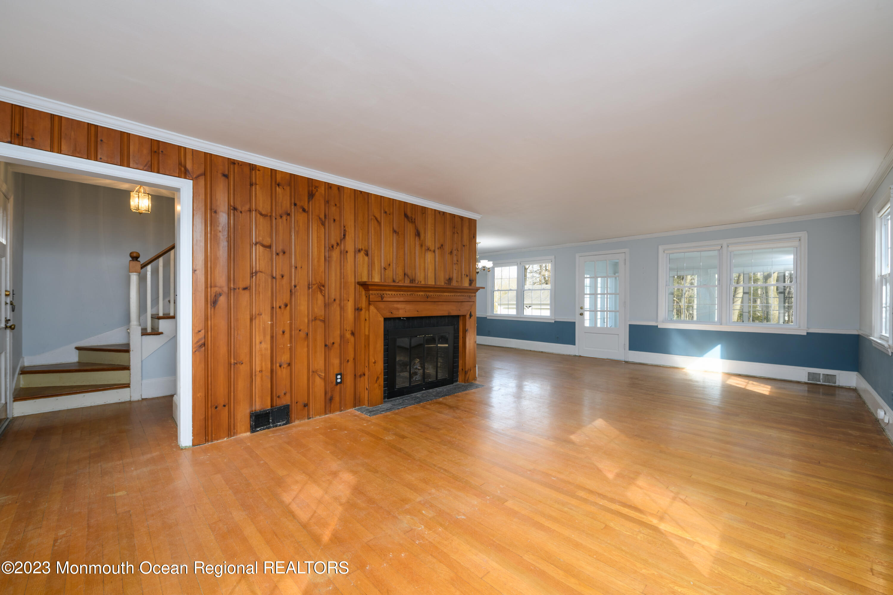 31 Hope Road Tinton Falls, NJ 07724 - Photo 6 of 38 Living Room