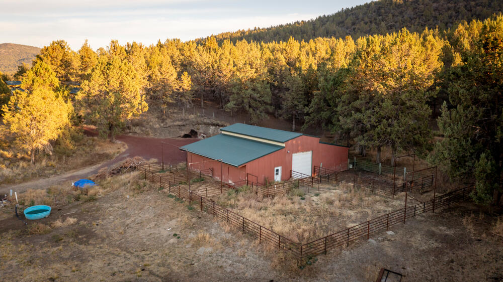 24624 Schaupp Road Klamath Falls, OR 97603 - Photo 11 of 62 24624SchauppRd.-4
