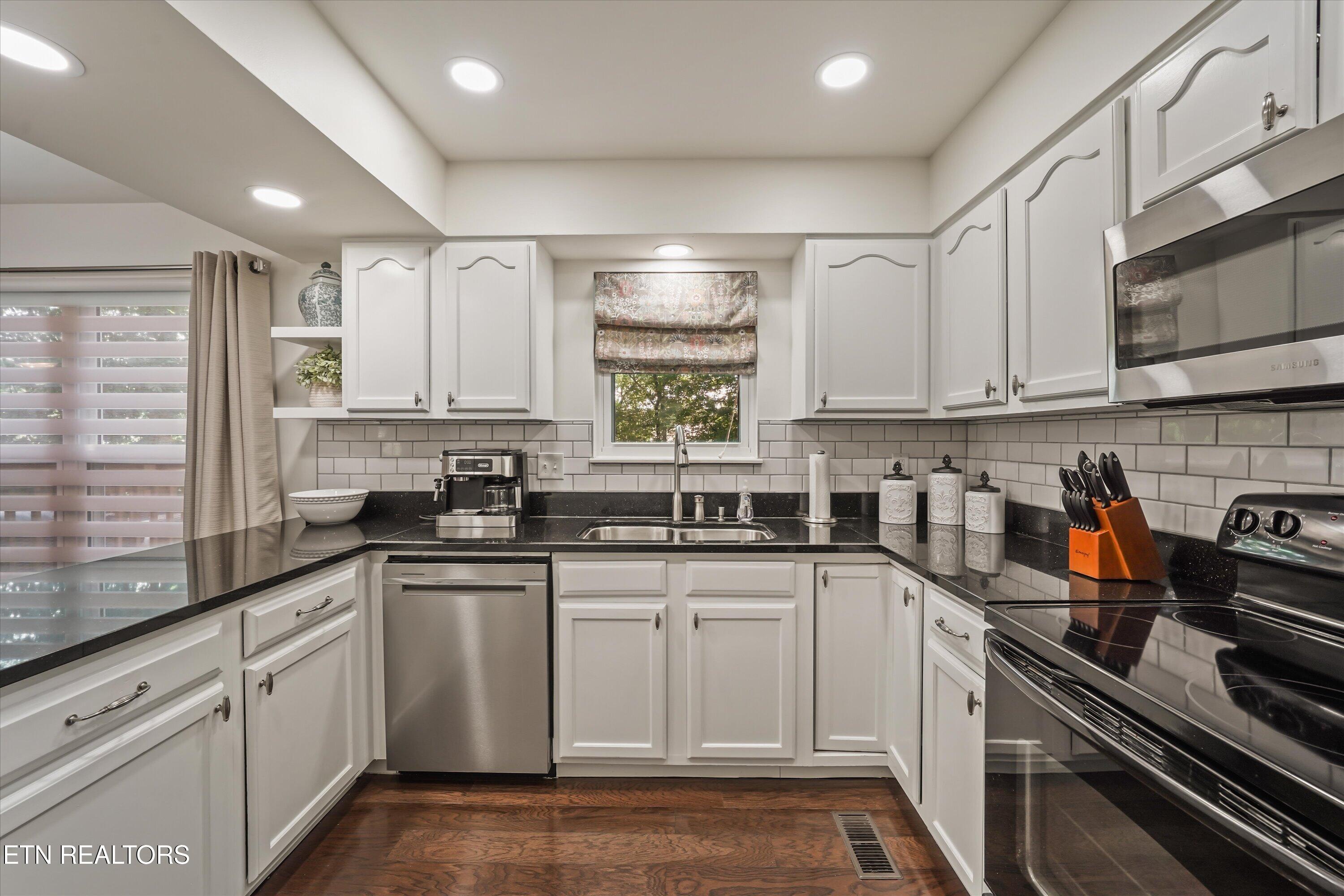 9117 Colchester Ridge Road Knoxville, TN 37922 - Photo 17 of 42 18-9117 Colchester Ridge Rd 22