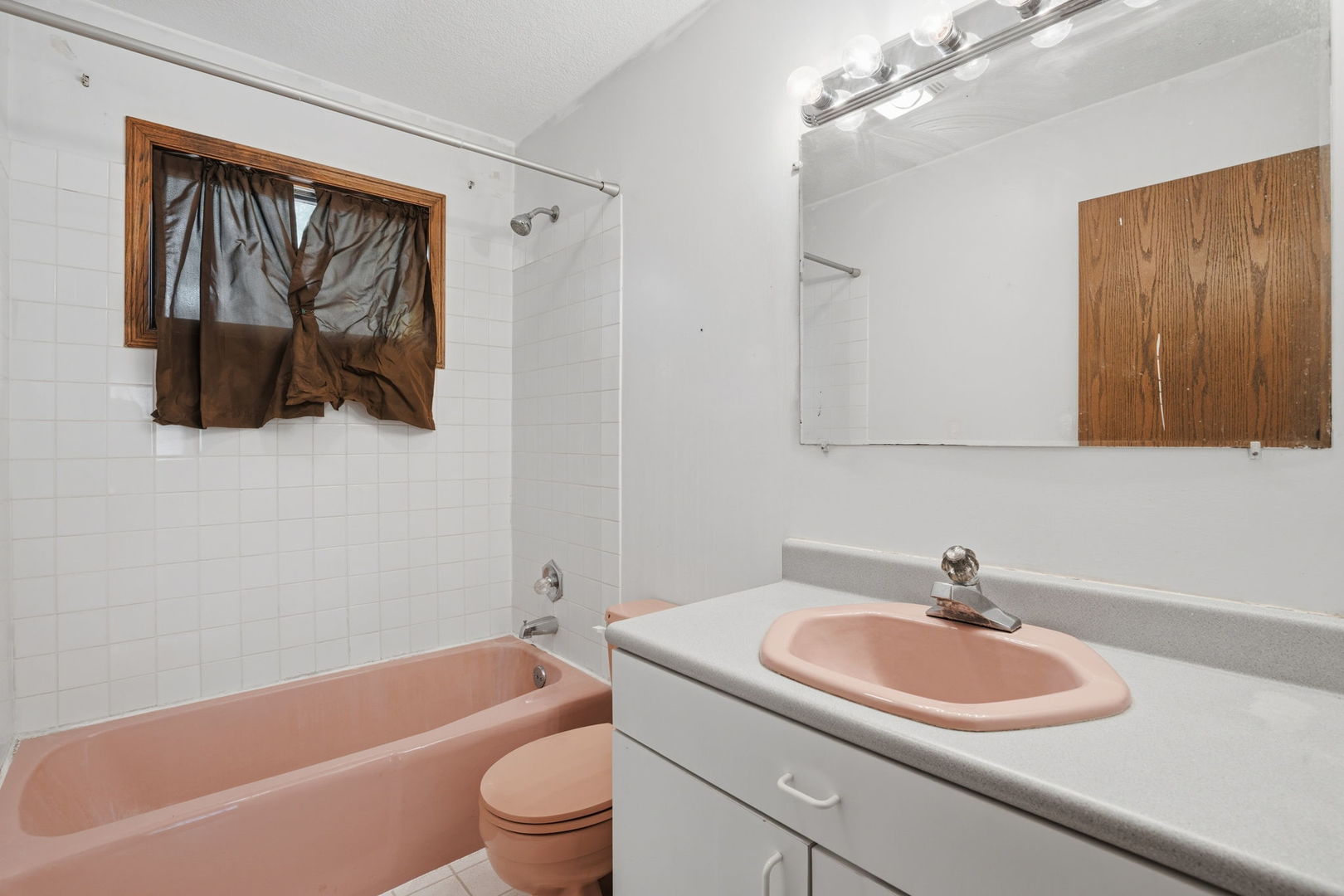 3323 Kimberly Downs Road Davenport, IA 52807 - Photo 14 of 21