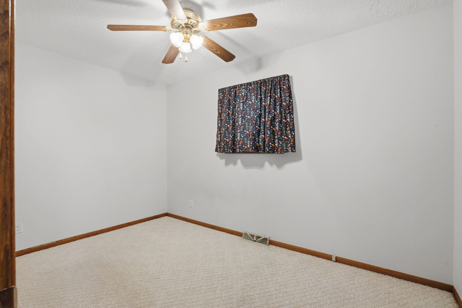3323 Kimberly Downs Road Davenport, IA 52807 - Photo 16 of 21