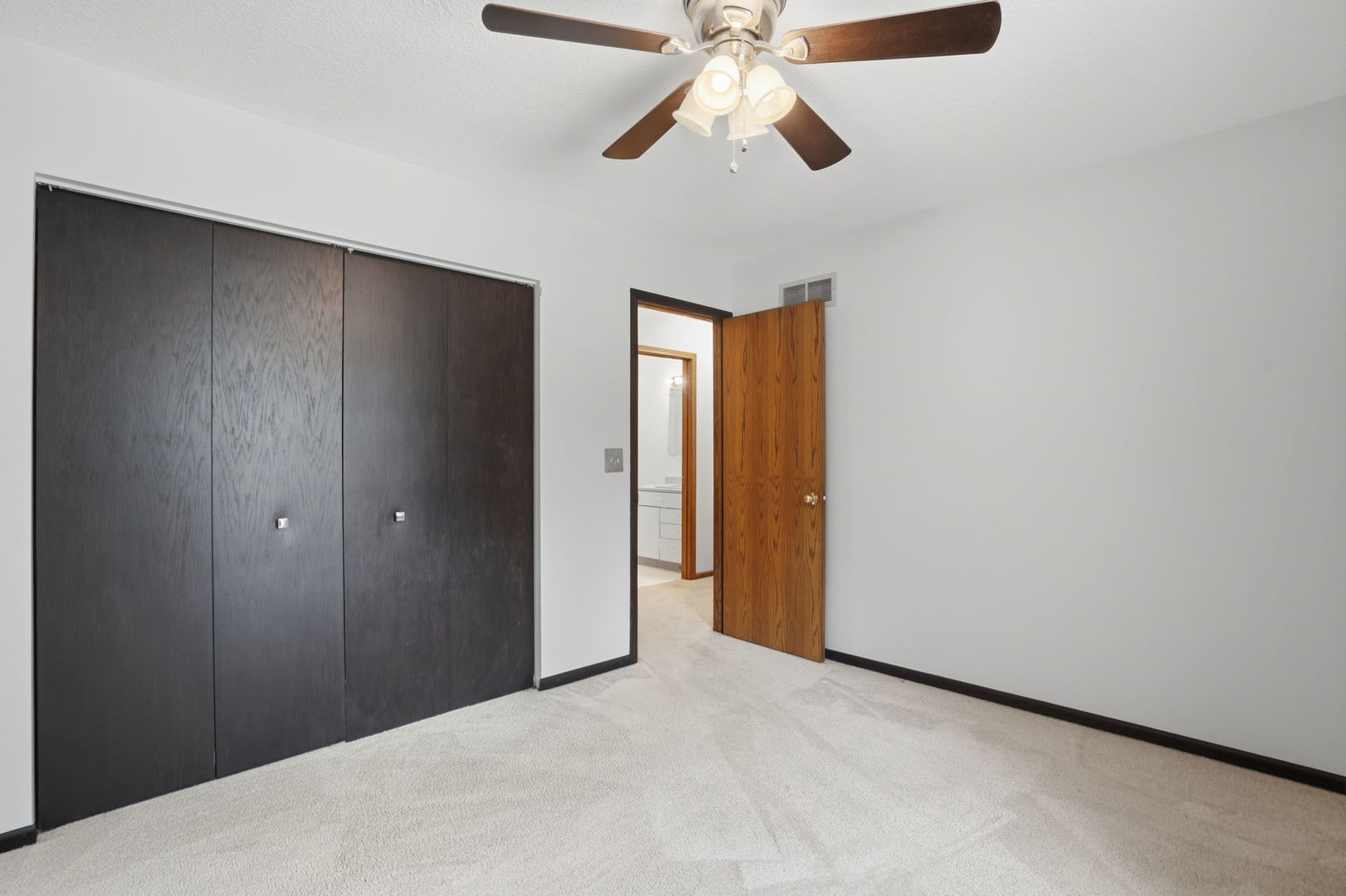3323 Kimberly Downs Road Davenport, IA 52807 - Photo 17 of 21