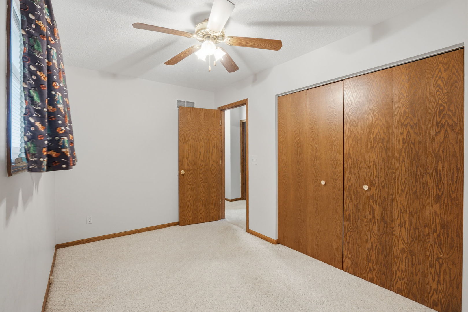 3323 Kimberly Downs Road Davenport, IA 52807 - Photo 18 of 21