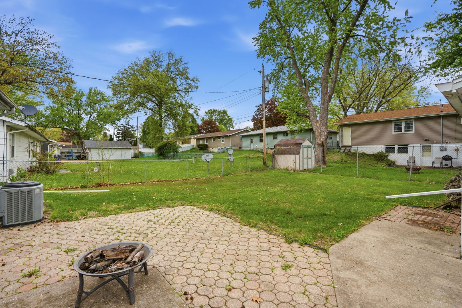 3323 Kimberly Downs Road Davenport, IA 52807 - Photo 6 of 21