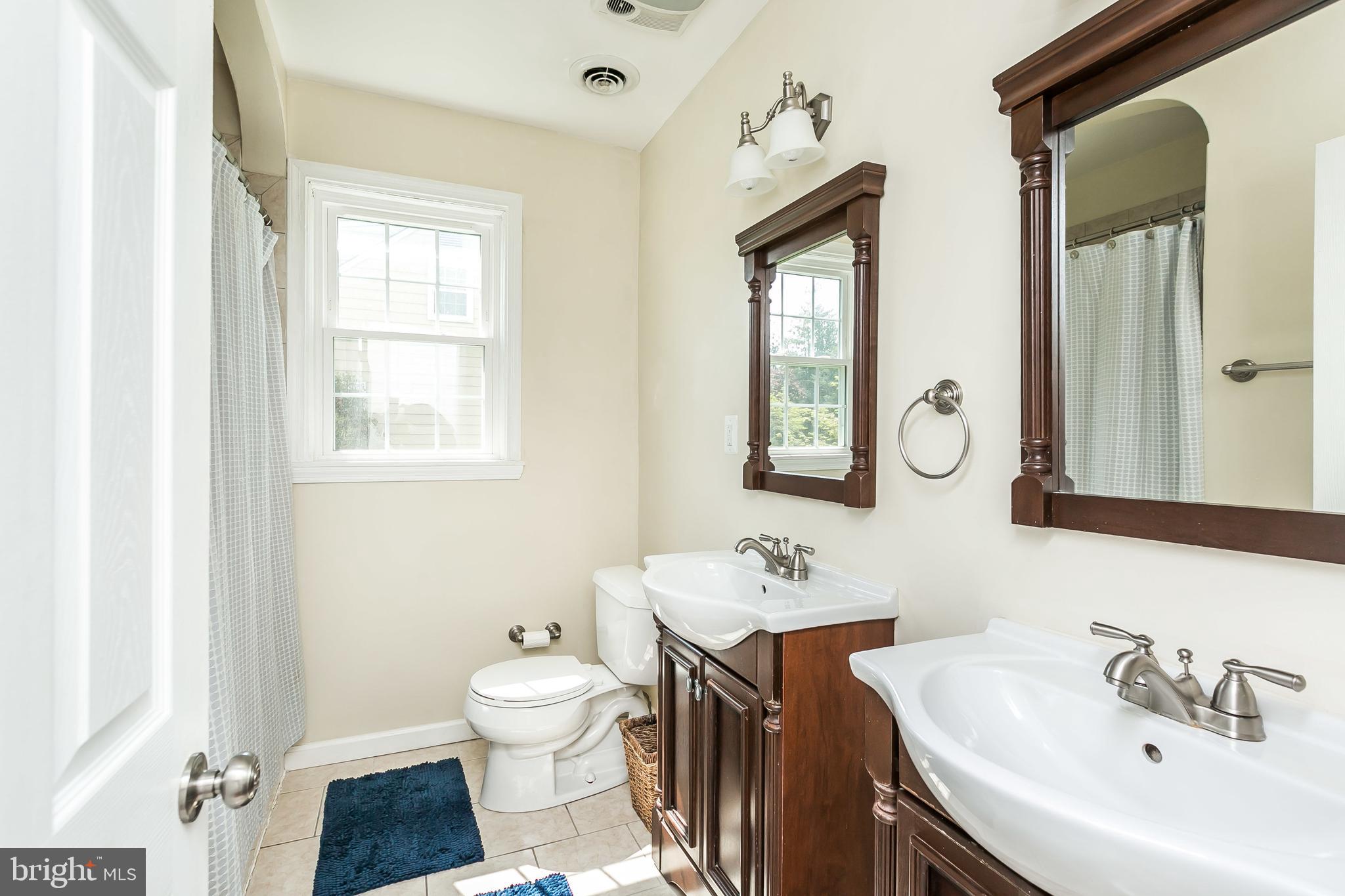 2900 Cub Hill Road Baltimore, MD 21234 - Photo 20 of 42 Main level full hall bath