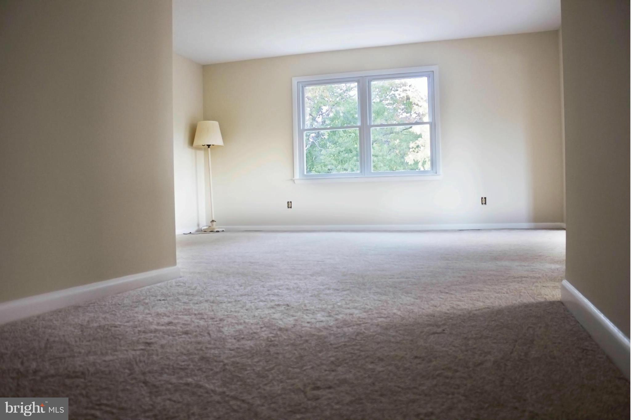 5132 Perry Road Mount Airy, MD 21771 - Photo 4 of 30 Living Room