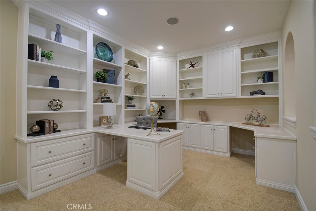 62 Gentry Irvine, CA 92620 - Photo 21 of 48 a kitchen with white cabinets and window
