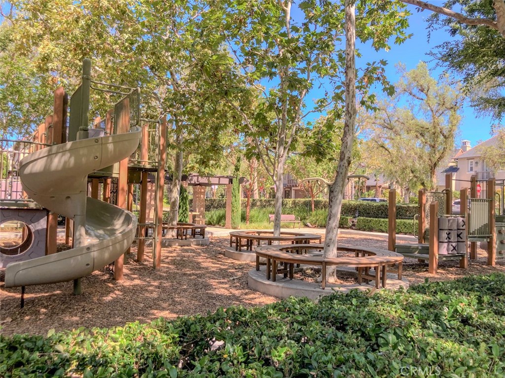 62 Gentry Irvine, CA 92620 - Photo 36 of 48 a backyard of a house with table and chairs