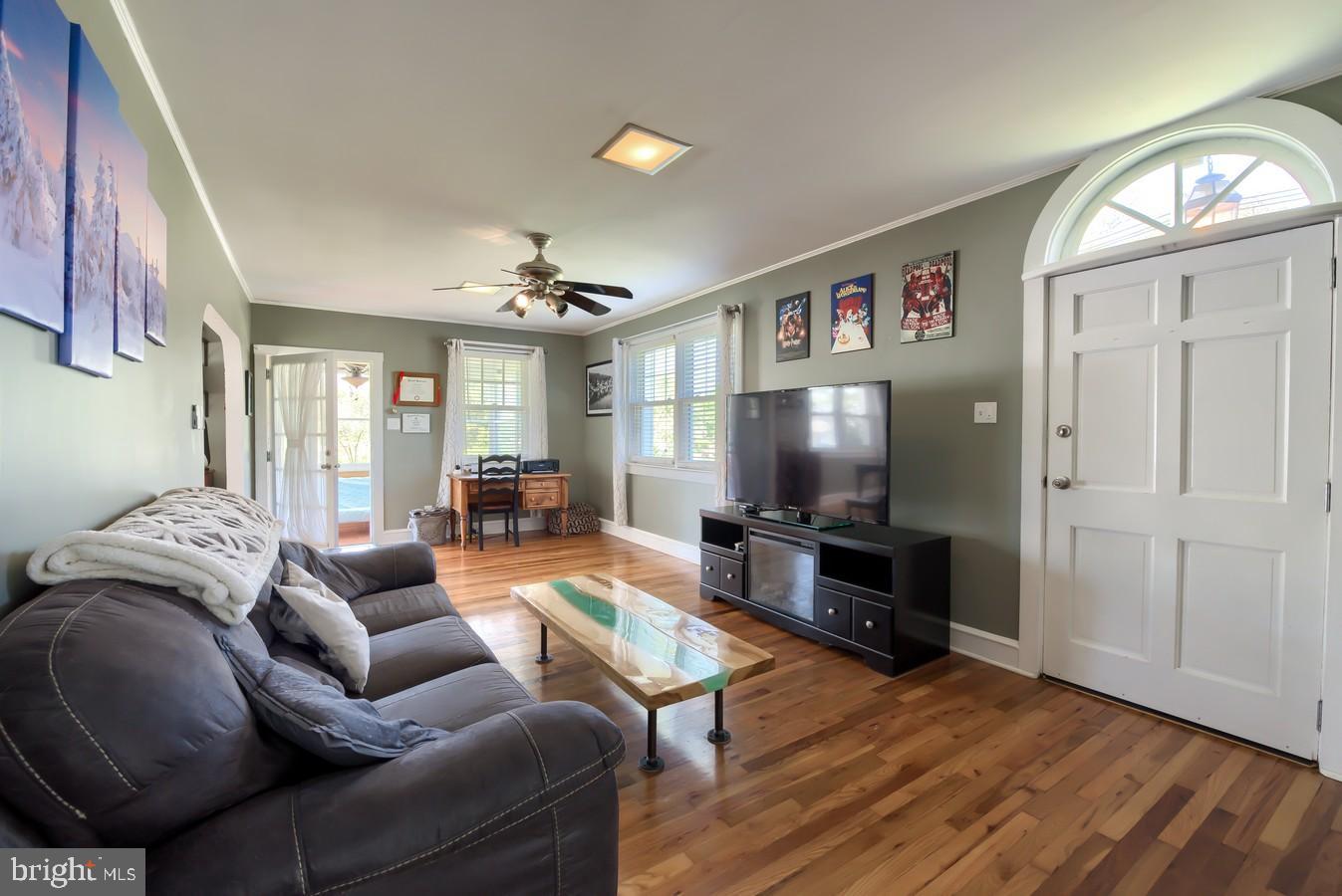 34 Lejune Road Cinnaminson, NJ 08077 - Photo 4 of 36 Gallery Image 4