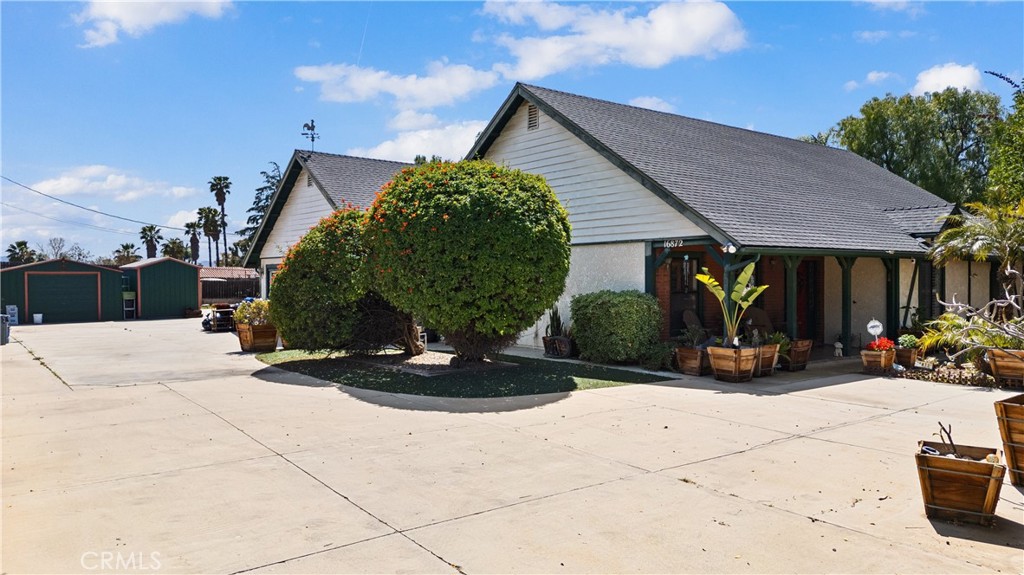 16872 Iris Avenue Riverside, CA 92504 - Photo 5 of 46