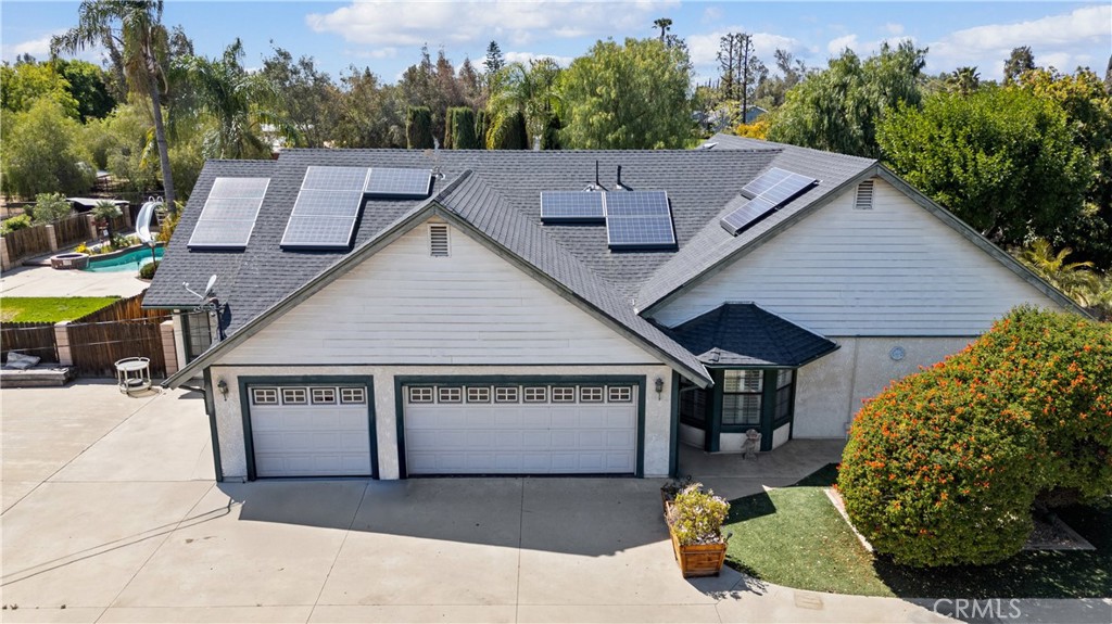 16872 Iris Avenue Riverside, CA 92504 - Photo 7 of 46