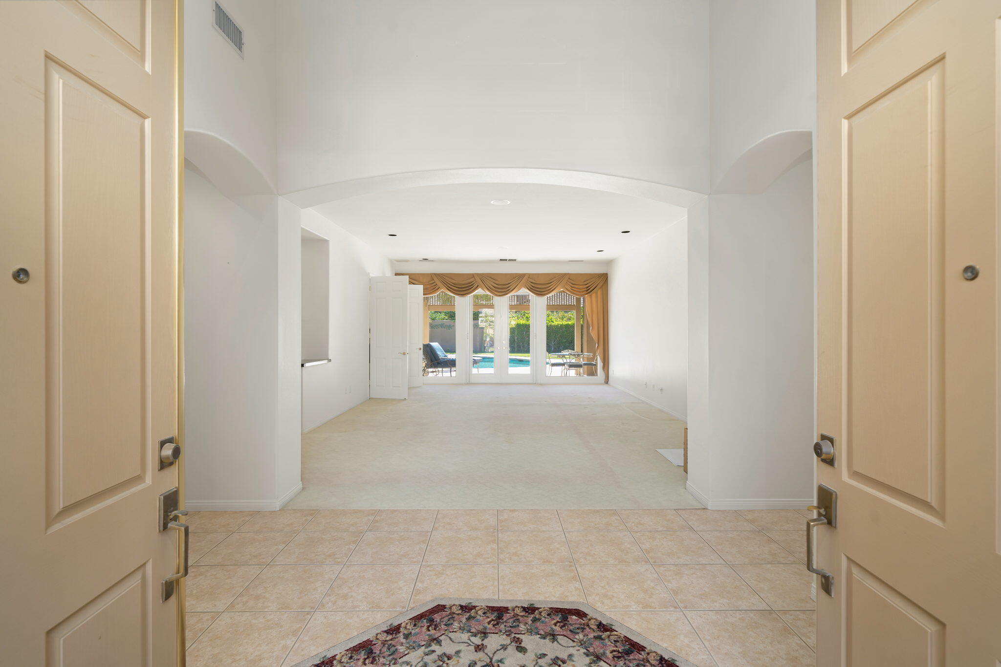 8 Normandy Way Rancho Mirage, CA 92270 - Photo 4 of 25 11-web-or-mls-CassNormandy_2022_011