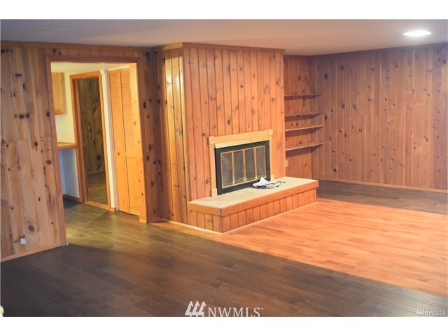 2000 Dayton Avenue Northeast Renton, WA 98056 - Photo 11 of 19 Gallery Image 11