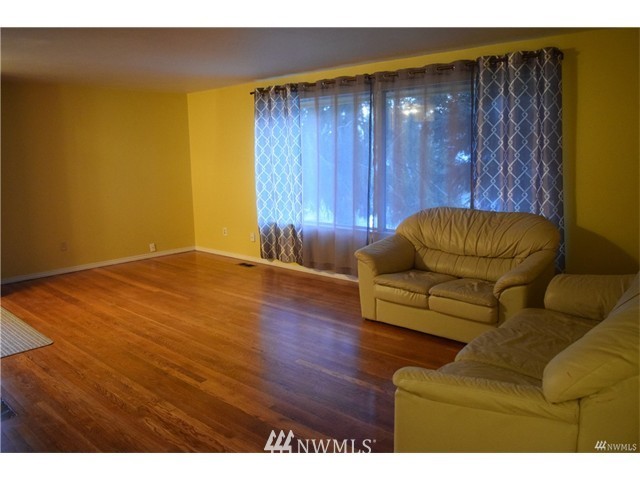 2000 Dayton Avenue Northeast Renton, WA 98056 - Photo 3 of 19 Gallery Image 3