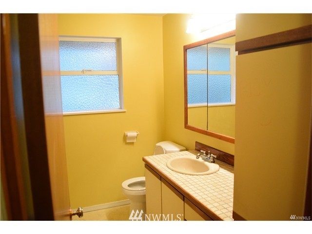 2000 Dayton Avenue Northeast Renton, WA 98056 - Photo 7 of 19 Gallery Image 7