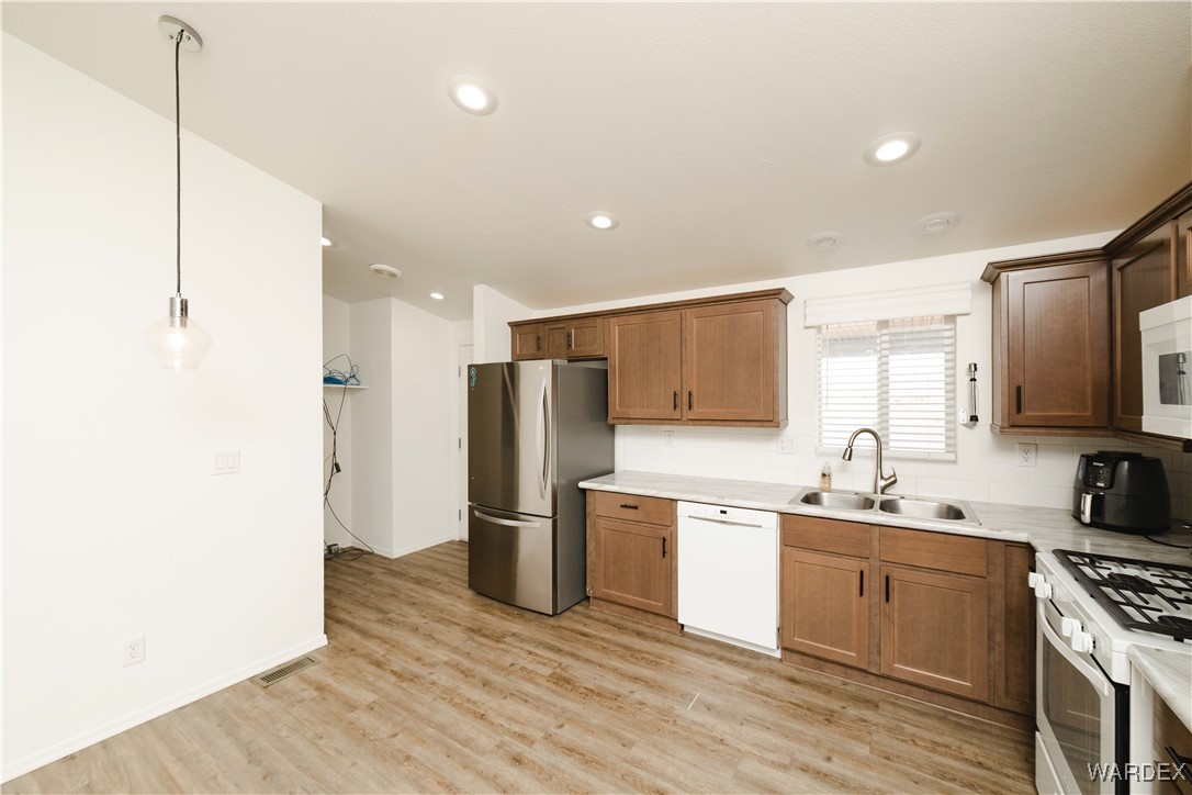 561 South La Osa Road Golden Valley, AZ 86413 - Photo 15 of 58 Kitchen