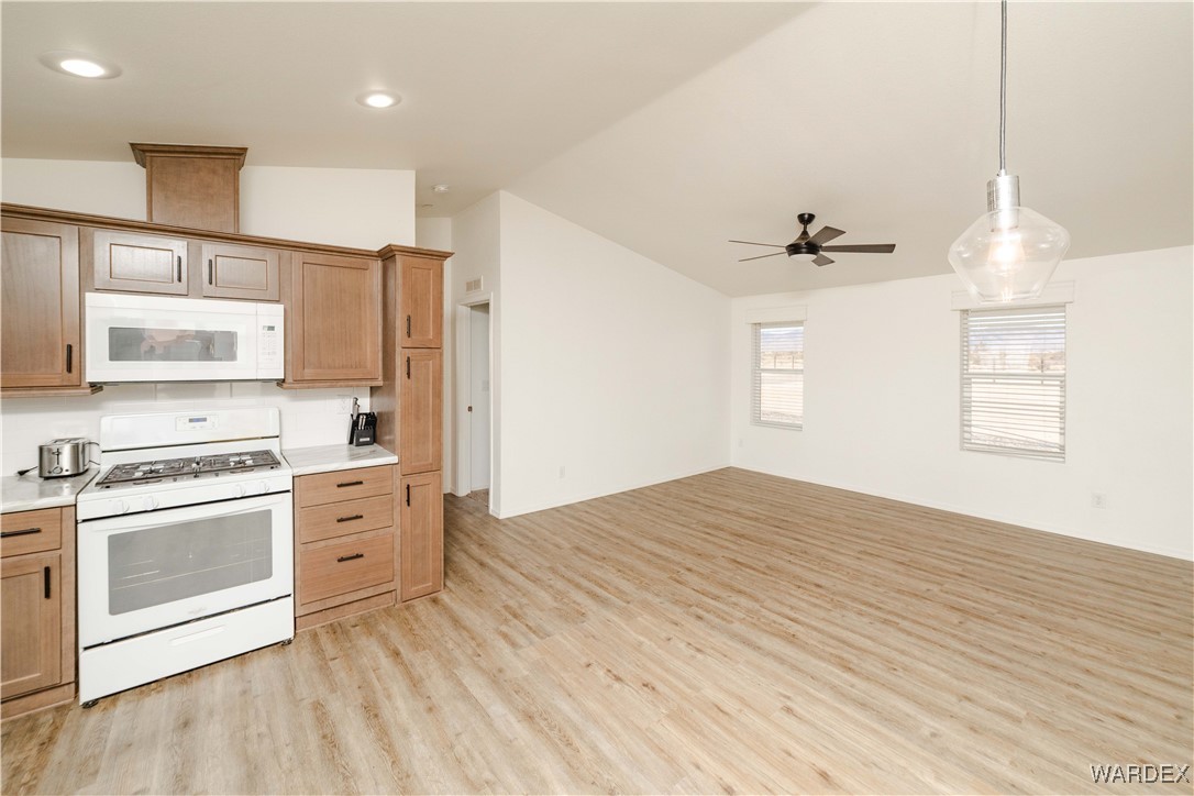 561 South La Osa Road Golden Valley, AZ 86413 - Photo 16 of 58 Kitchen