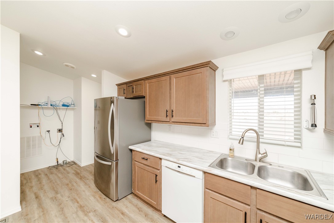 561 South La Osa Road Golden Valley, AZ 86413 - Photo 18 of 58 Kitchen